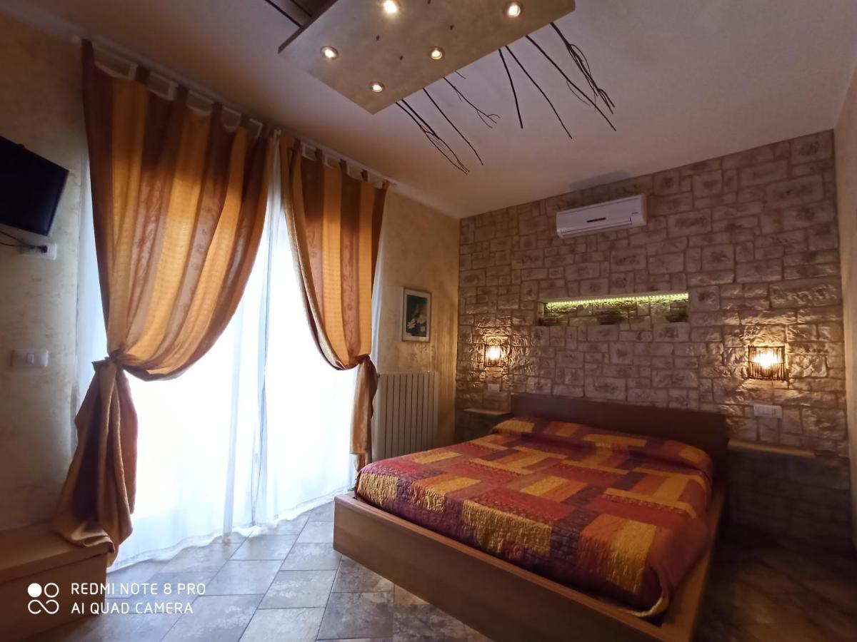 B&B Triskeles Giardini-Naxos Exterior foto